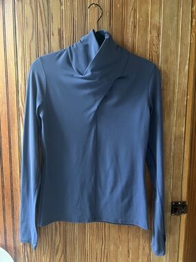 Lululemon Ethereal Long Sleeve Top | Gatsby Blue | Size 6